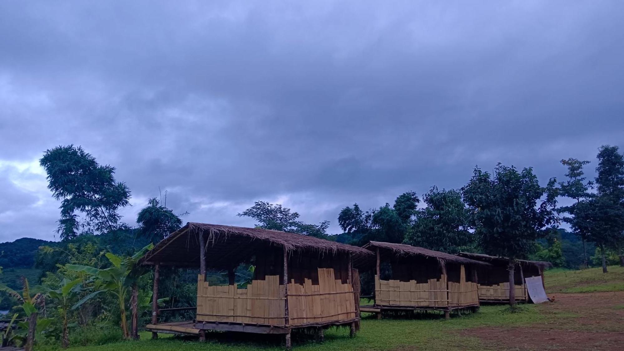 ไร่นิธิสุนทร Nithisoonthon Farmstay Мае Хонг Сон Екстериор снимка