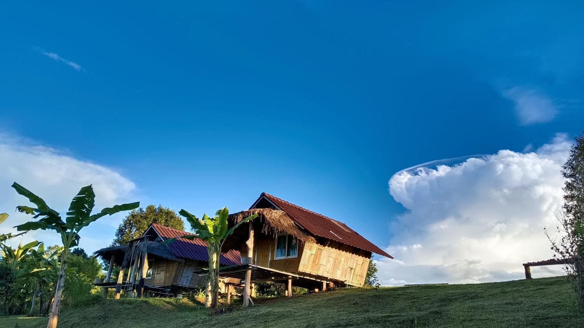 ไร่นิธิสุนทร Nithisoonthon Farmstay Мае Хонг Сон Екстериор снимка