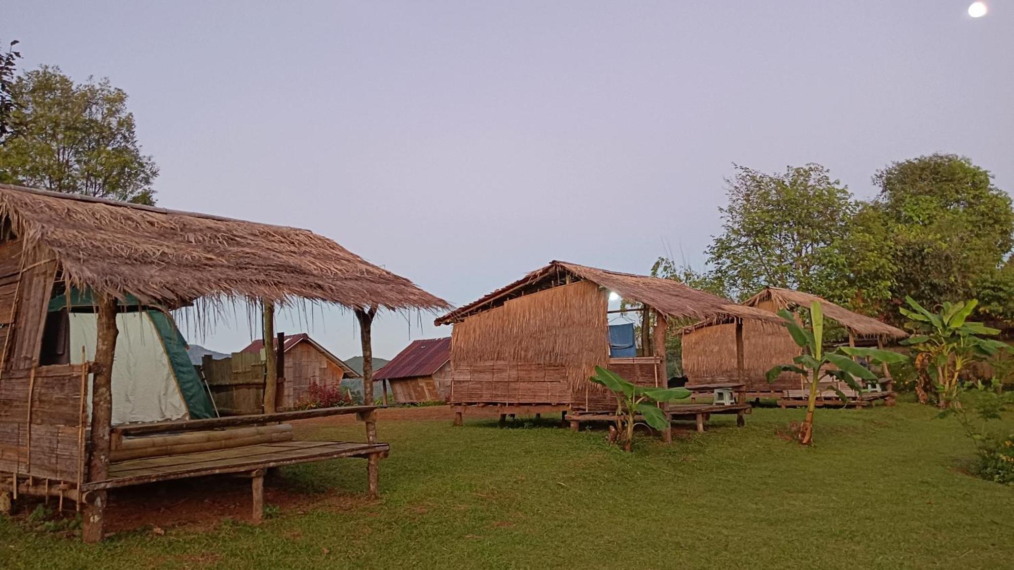 ไร่นิธิสุนทร Nithisoonthon Farmstay Мае Хонг Сон Екстериор снимка