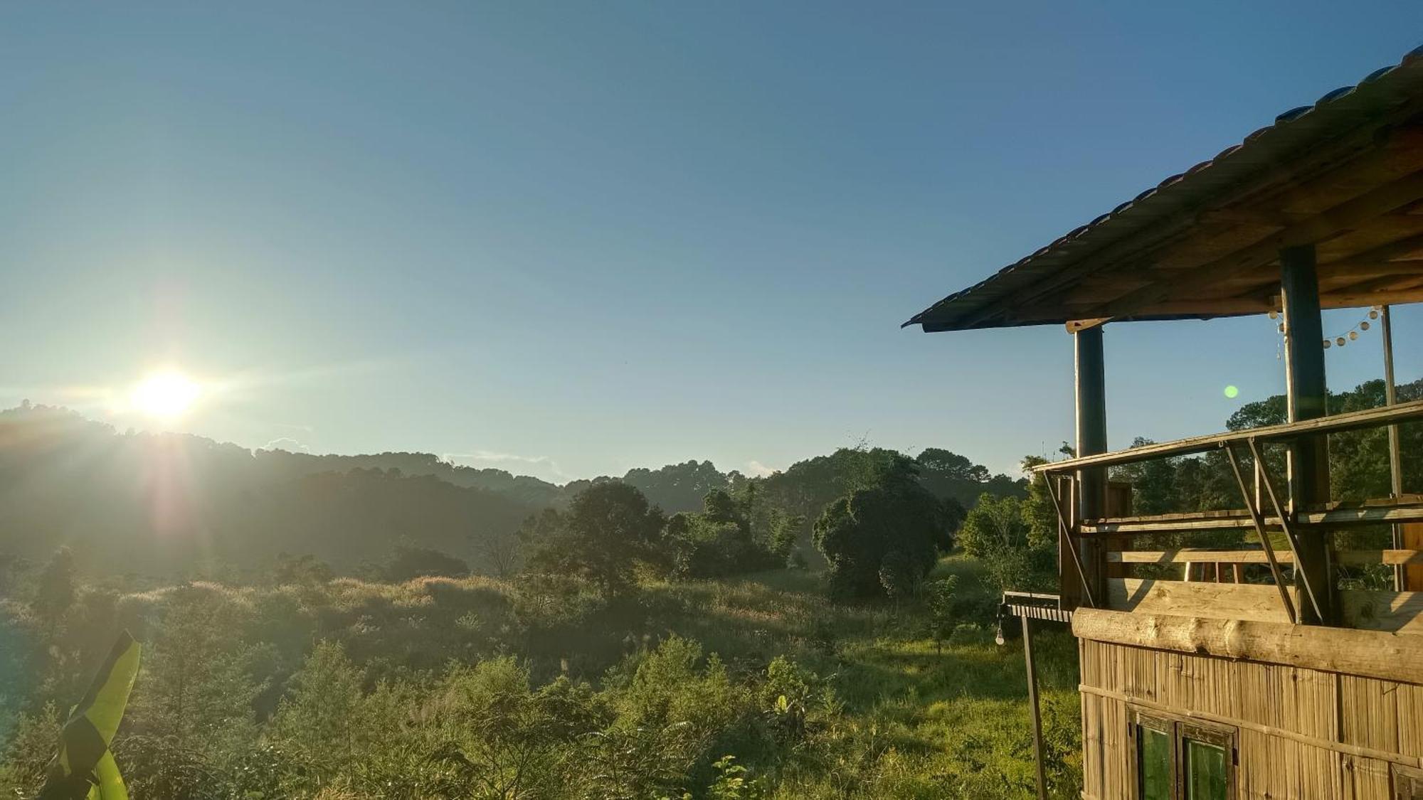 ไร่นิธิสุนทร Nithisoonthon Farmstay Мае Хонг Сон Екстериор снимка